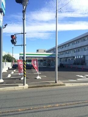 ファミリーマート荏田西四丁目店