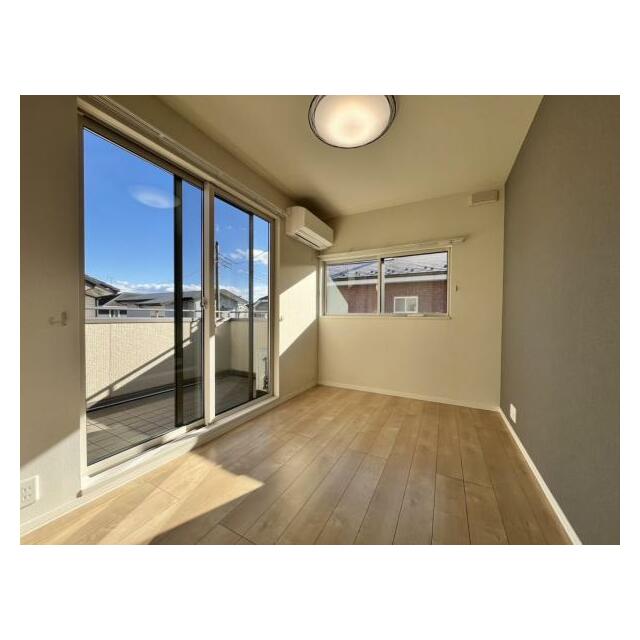 直接バルコニーに出られるので、洗濯物も楽々＾＾