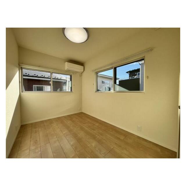 2階に洋室が4部屋！全部屋に収納が付いています＾＾