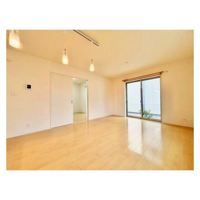 「LDK」隣接する洋室と合わせて利用する事も可能です。