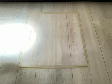 お漬物を漬けたり鍋などの季節物もしまっておける便利な床下収納！