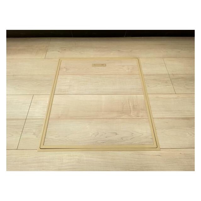 お漬物を漬けたり鍋などの季節物もしまっておける便利な床下収納！