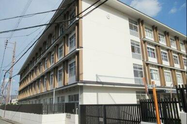 羽曳野市立誉田中学校