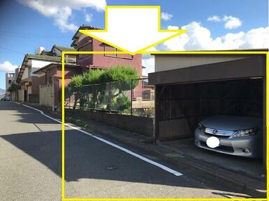 車庫は奥行５ｍ　間口３ｍもあります。