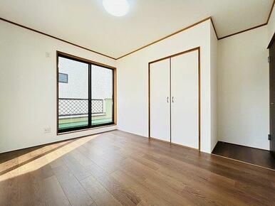 洋室約６．５帖１