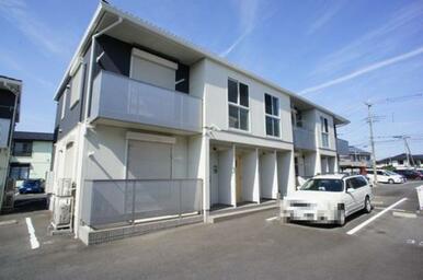 積水ハウス施工の賃貸住宅『シャーメゾン』全室角部屋・駐車場2台付です◎