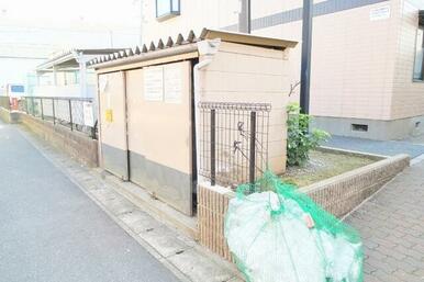 ボックス型ゴミ置場。