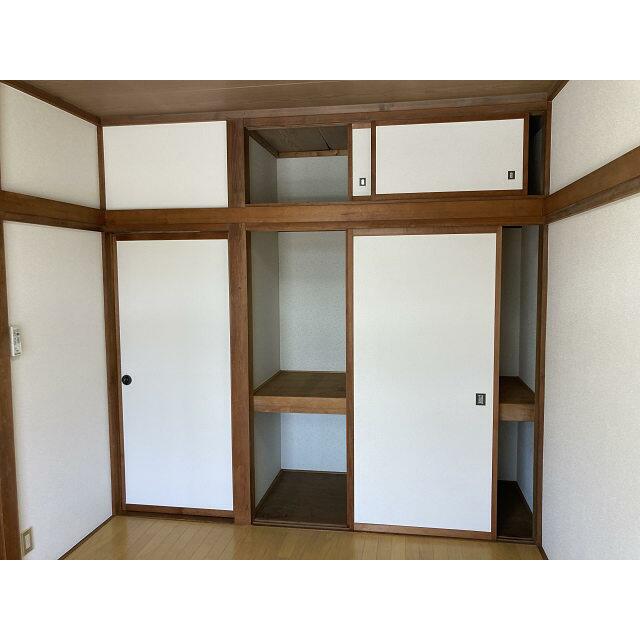 一間の押入れタップリ収納できます。
