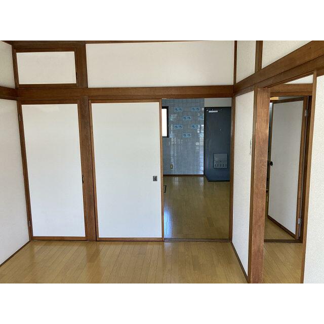 全室洋室　半間の収納あり