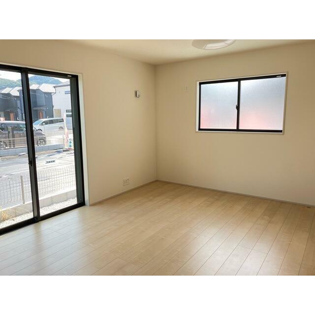 お持ちの家具の配置を考えると洋室のお部屋が暮らしやすいという方に（15号棟）