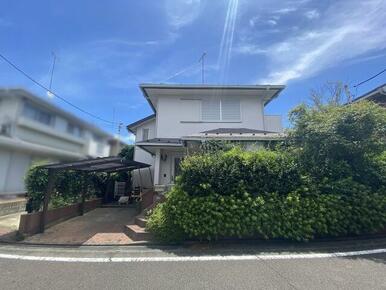 現地写真（現況、古家が建っています）