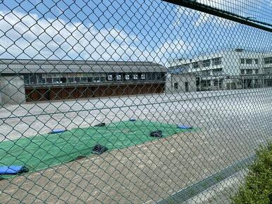 練馬区立向山小学校