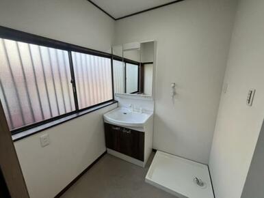 身支度・洗濯・お風呂と毎日大活躍の洗面スペース！