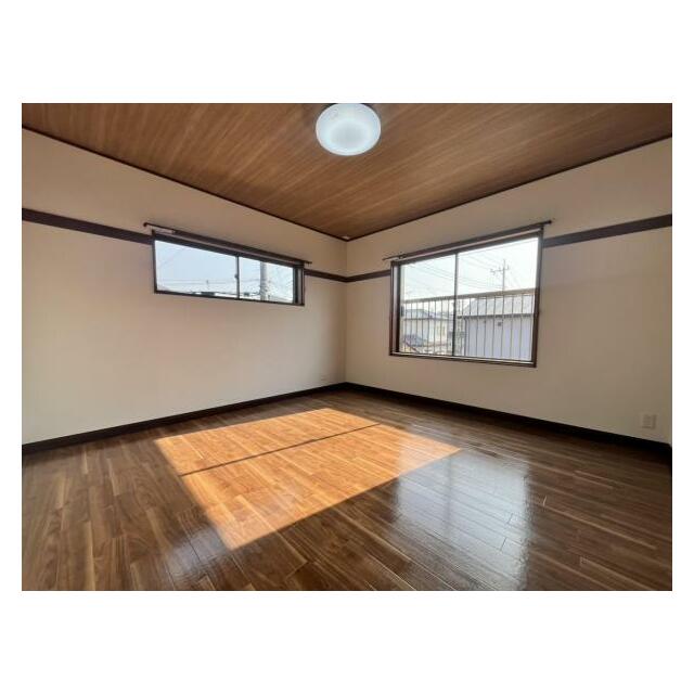 直接バルコニーに出られるので、洗濯物も楽々＾＾