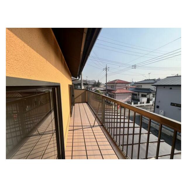 洗濯物や布団が干せる十分な広さです＾＾