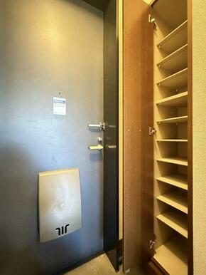 【玄関】靴の多い方も安心の収納力♪