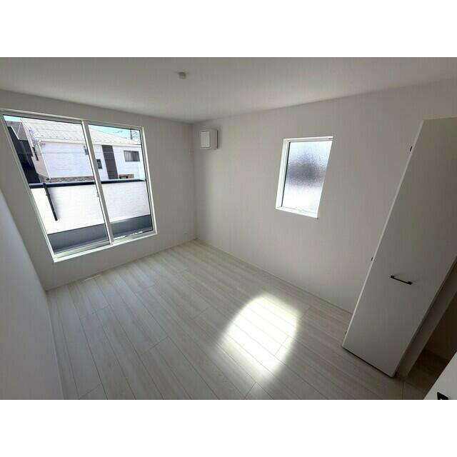 【１号棟】バルコニー直結の6.0帖のお部屋です。