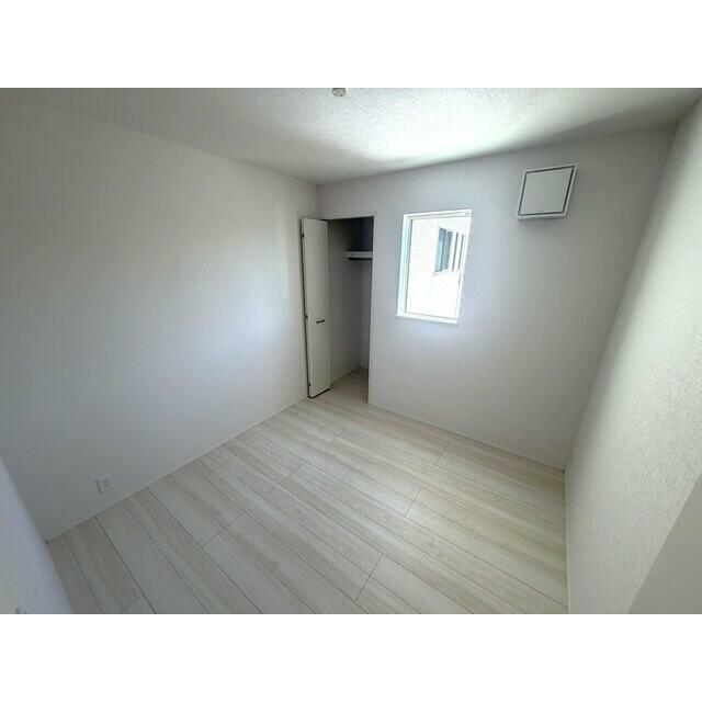【１号棟】書斎や趣味部屋にも丁度良い広さ！4.5帖の洋室です。