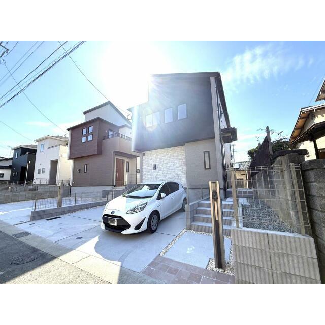 外観 左:(2)号棟 右:(1)号棟 2025年11月撮影