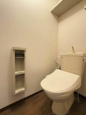 幅広い年齢層から支持されている今や必須アイテムの温水洗浄暖房便座♪冬場も便座が暖かくご使用いただけ…