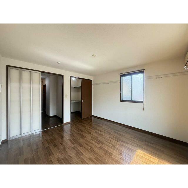 画鋲や釘を使わずに、ちょっとした物かけに大変便利な化粧幕板♪時計やポスター・絵画を掛けてお部屋をお…