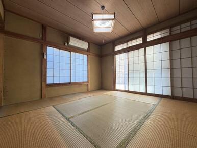 和室スペースです。畳のお部屋は寛げる空間ですね。