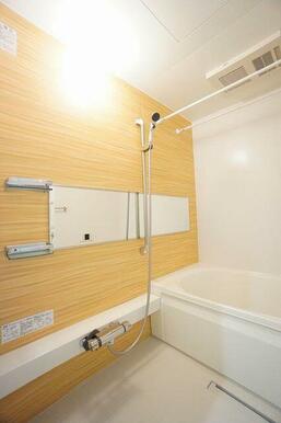 【浴室】浴室換気乾燥暖房機設置、追い焚き機能、シャワースライド仕様、サーモスタット水栓