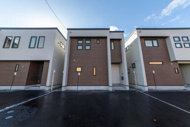 外観（(1)(2)(3)号棟）