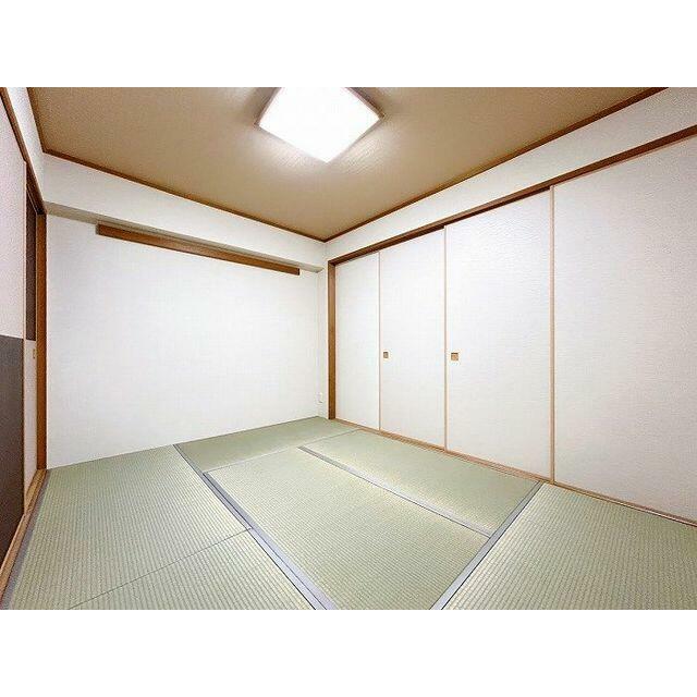 「和室」別角度写真です。ＬＤＫに隣接しています。