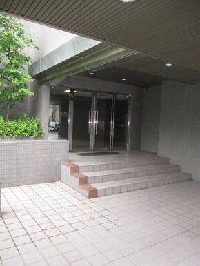 スロープ付エントランス