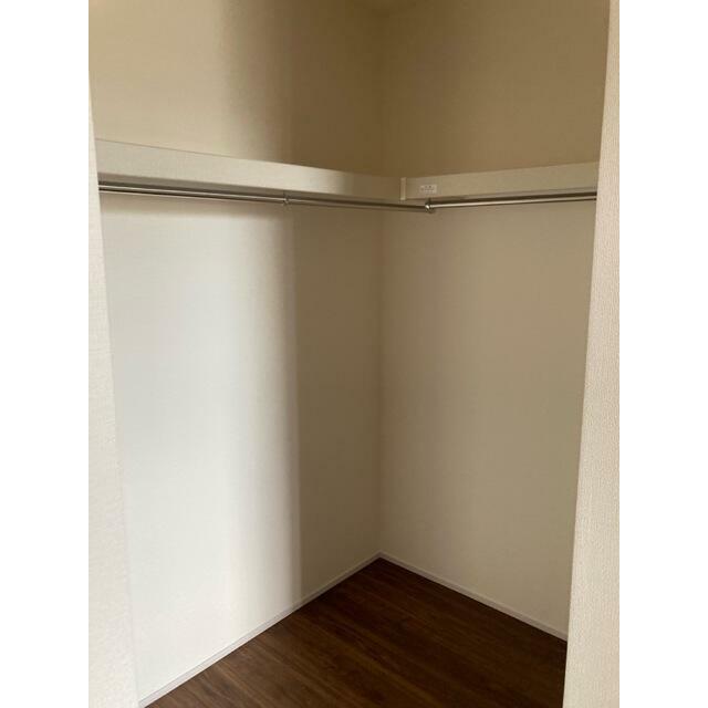 普段着もお気に入りの1着もここに収納！（2号棟）