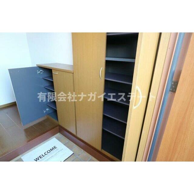 シューズボックス