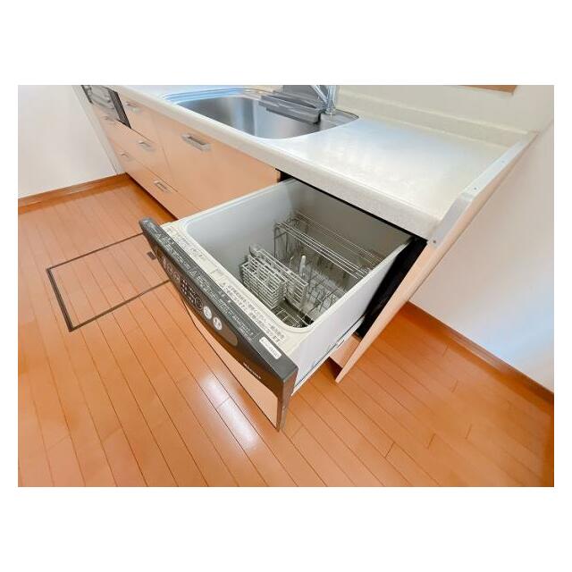 「キッチン」ビルトイン食洗器の写真です。クリーニング済み。