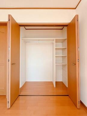 「2階　東側洋室約6帖」収納の中の写真です。