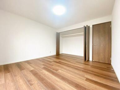 「２階南西洋室」約８帖のお部屋です