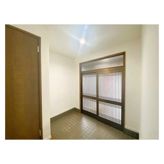 「玄関」広々とした玄関です