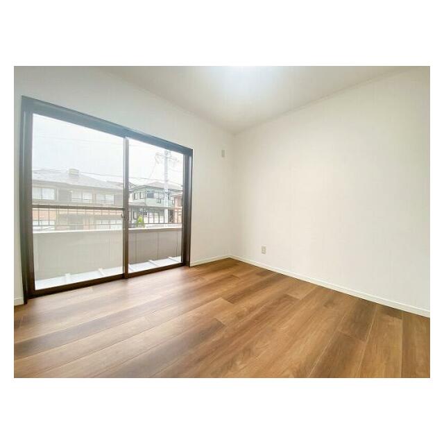 「２階北洋室」 北側のバルコニーに出られます