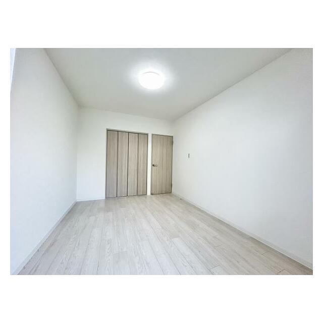 北側6帖居室　LDKと隣接しております。