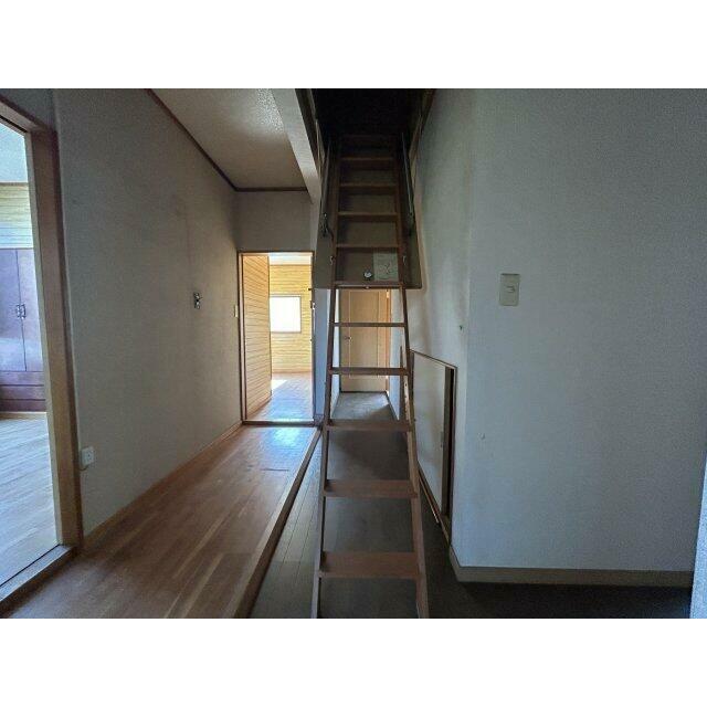 屋根裏収納もあります