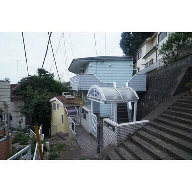 洋館風のおしゃれな外観