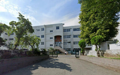初雁中学校
