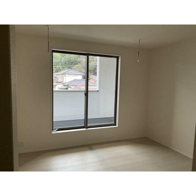 お持ちの家具の配置を考えると洋室のお部屋が暮らしやすいという方に（2号棟）