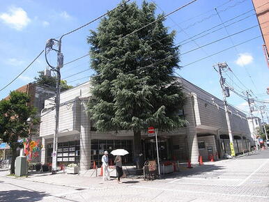 世田谷区立尾山台図書館