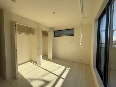 リビングとは別に静かな時間を楽しめる部屋（1号棟）