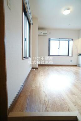 玄関から見たお部屋です♪