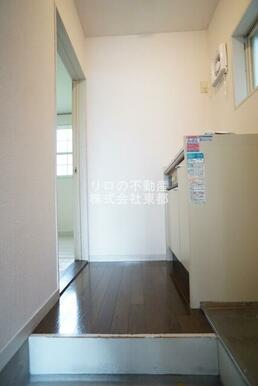 玄関から見たお部屋です♪