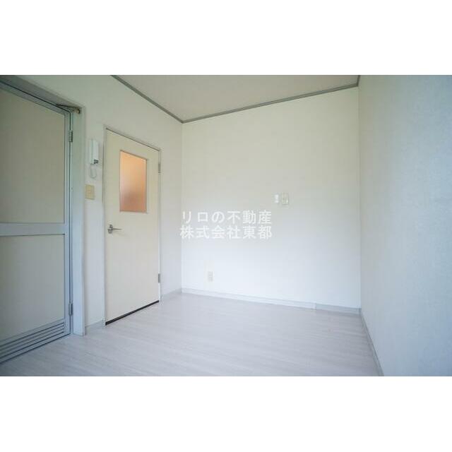 白基調で爽やかな室内空間です！インテリアも映えますね♪