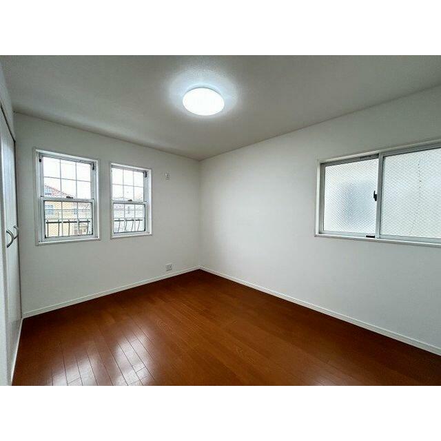 ２階南側洋室６帖