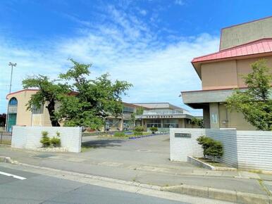 弘前市立豊田小学校徒歩８分（５５０～５８９ｍ）