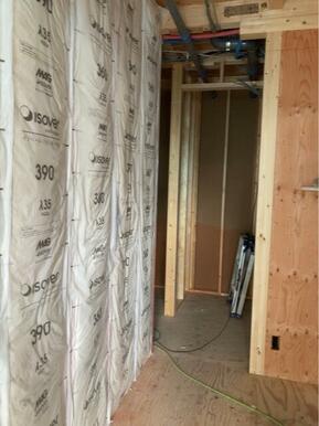 このエントランスでゲストをお出迎え（1号棟）